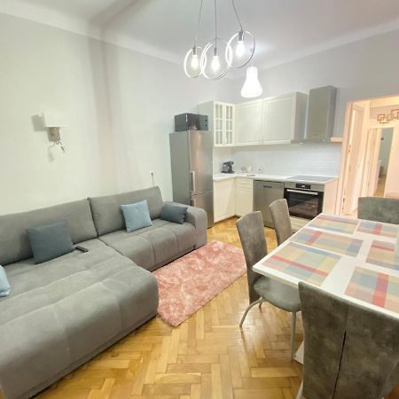 Boem 2 Sibiu Old Town Apartment Luaran gambar